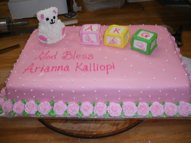 Pink-fondant-with-bears-and-blocks